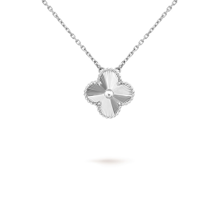 [Shinejoy]CLOVER 15MM LASER NECKLACE SILVER