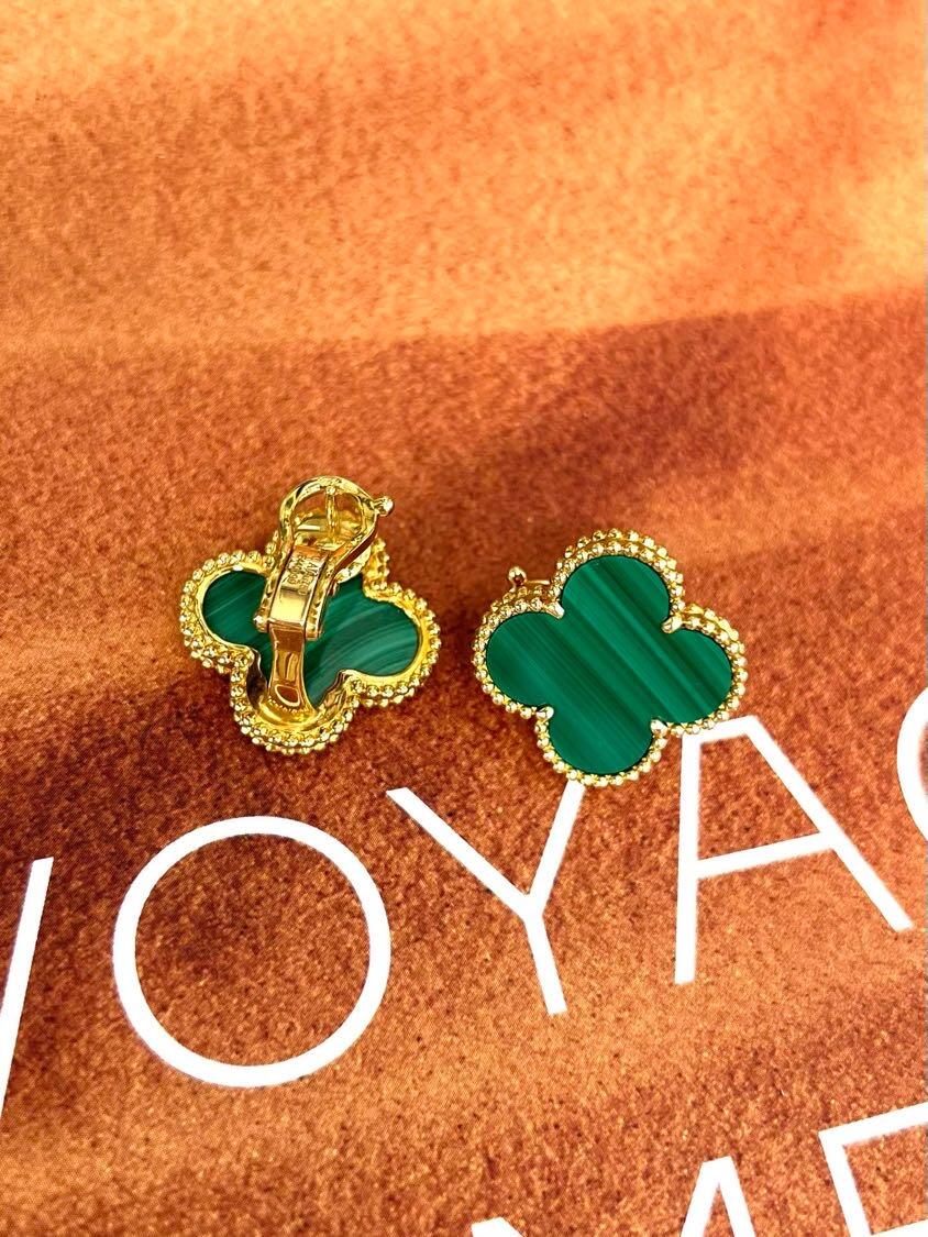 [Shinejoy] CLOVER LARGE (20mm) 1 MOTIFS GREENER MOP STUD EARRINGS