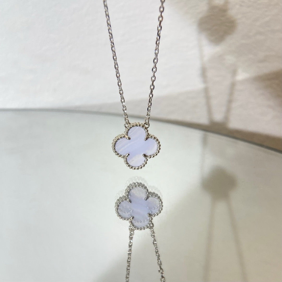 [Shinejoy]CLOVER 15MM BLUE CHALCEDONY NECKLACE SILVER