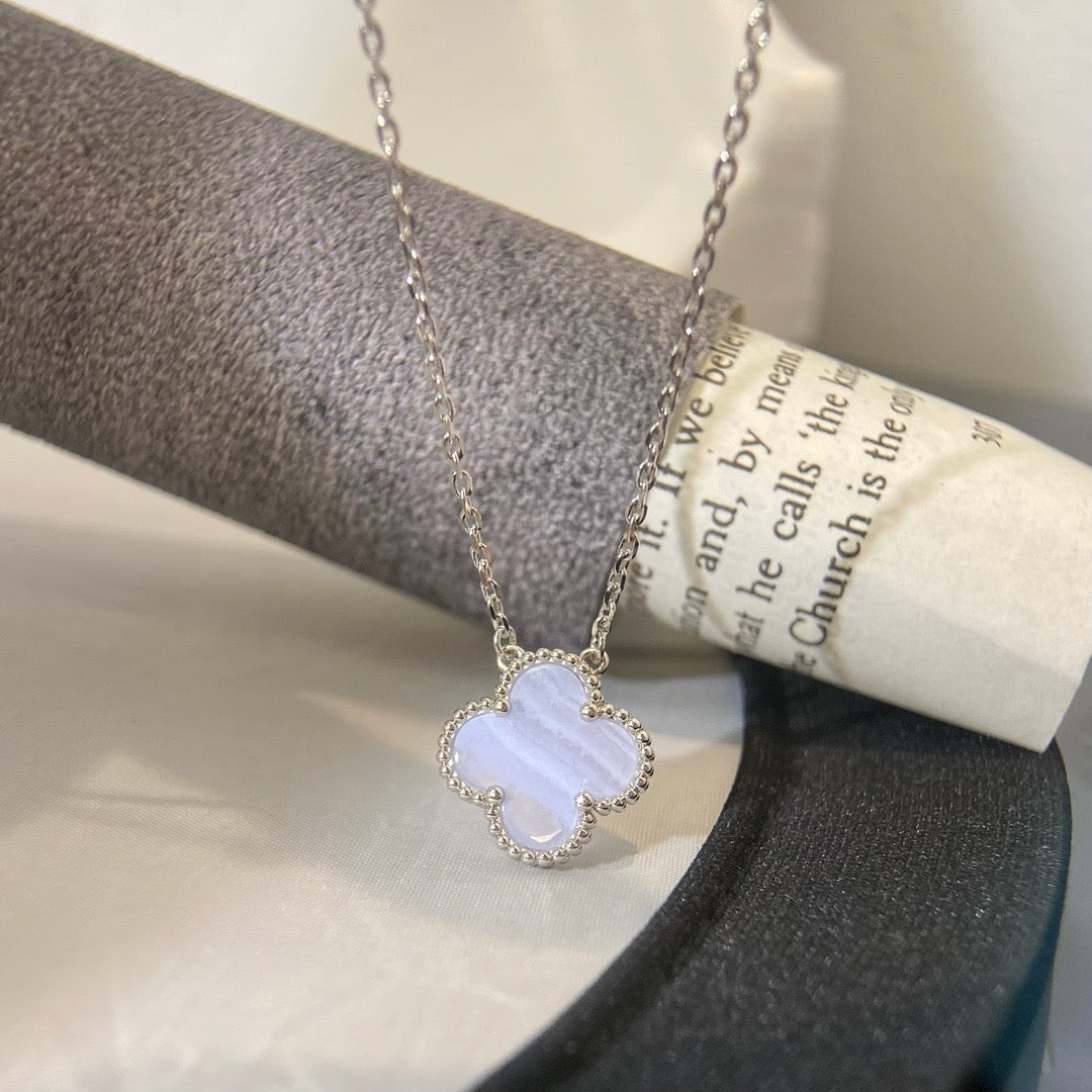 [Shinejoy]CLOVER 15MM BLUE CHALCEDONY NECKLACE SILVER