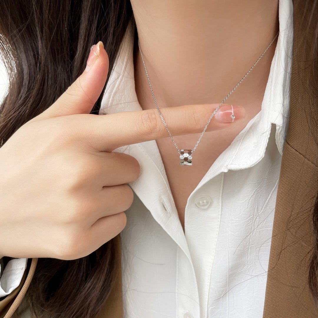 [Shinejoy]BEE MINI PEDANT DIAMOND NECKLACE