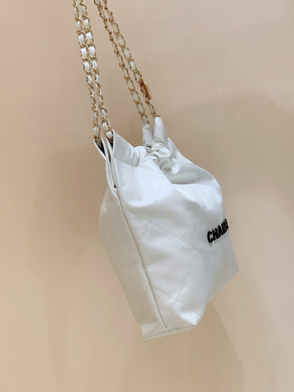 SAC HOBO CC 37 BLANC CUIR D'AGNEAU CC NOIR ACCASTILLAGE DORÉ