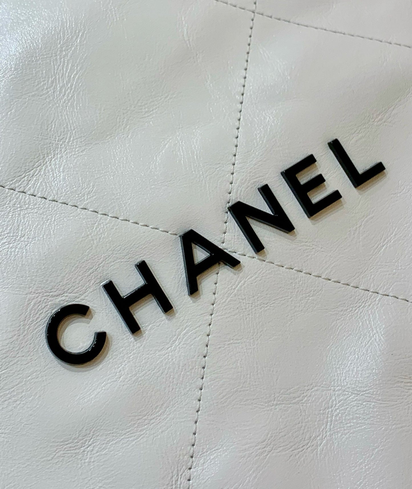 SAC HOBO CC 37 BLANC CUIR D'AGNEAU CC NOIR ACCASTILLAGE DORÉ