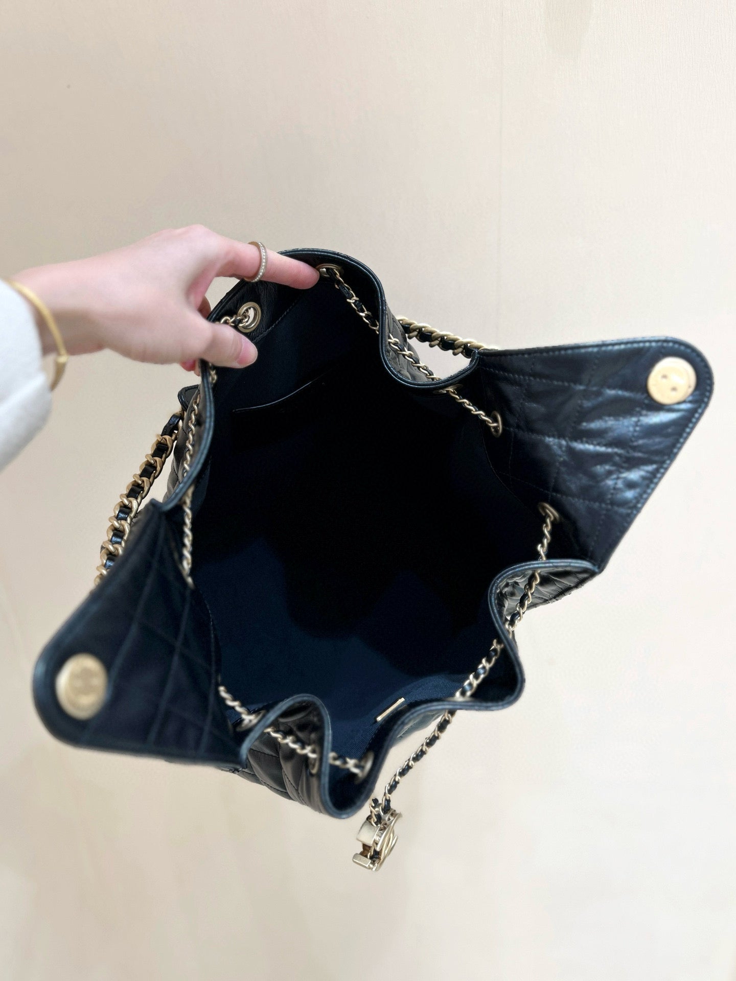 SAC À MAIN CC 25 EN CUIR DE VEAU GRAINÉ NOIR 40 QUINCAILLERIE DORÉE