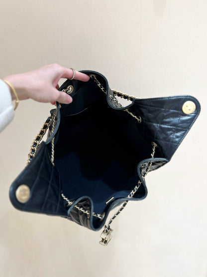 SAC À MAIN CC 25 EN CUIR DE VEAU GRAINÉ NOIR 40 QUINCAILLERIE DORÉE