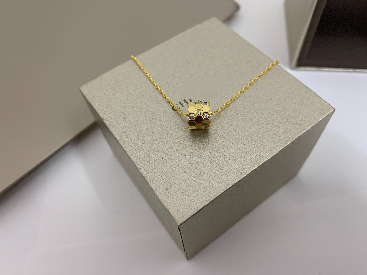 [Shinejoy]BEE LOVE DIAMOND NECKLACE