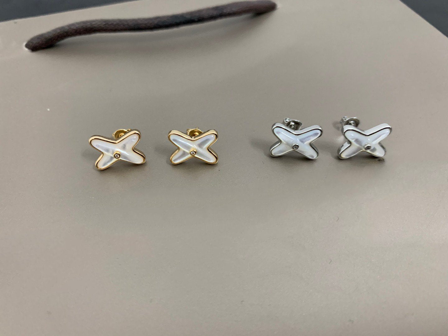 [Shinejoy]JEUX DE WHITE MOP SILVER DIAMOND EARRINGS