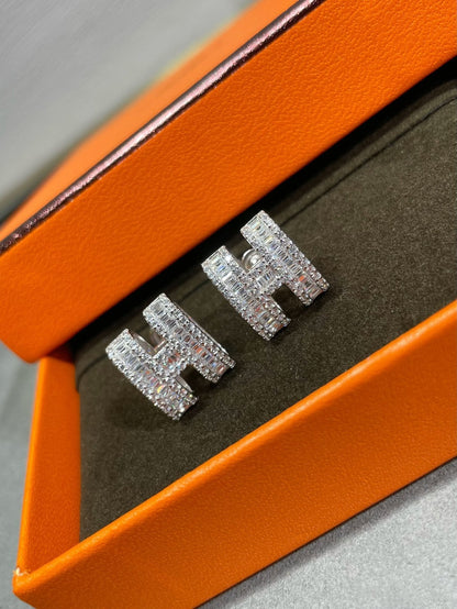 [Shinejoy]H STUD EARRINGS WITH SILVER DIAMONDS