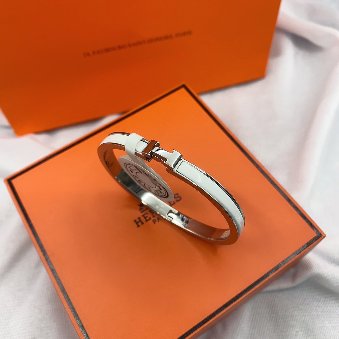 [Shinejoy]CLASSIC HM CLIC WHITE 8MM ENAMEL BRACELET