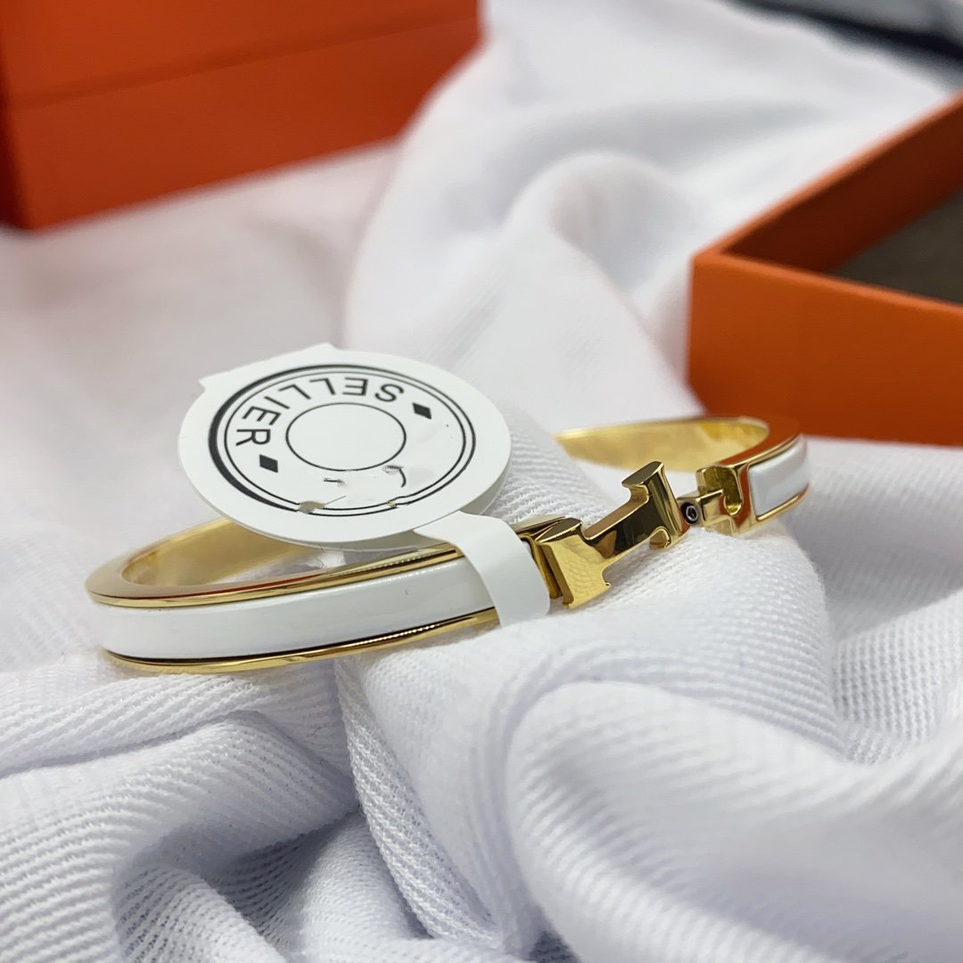 [Shinejoy]CLASSIC HM CLIC WHITE 8MM ENAMEL BRACELET