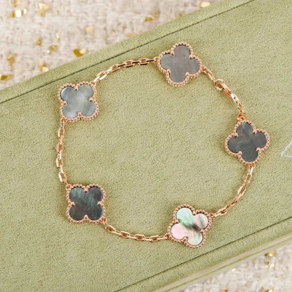 [Shinejoy] CLOVER 5 MOTIF GRAY MOP BRACELET COLLECTION
