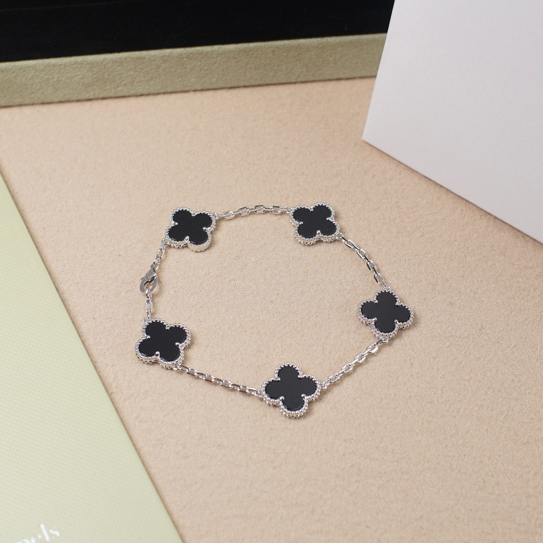 [Shinejoy] CLOVER 5 MOTIF ONYXS BRACELET COLLECTION
