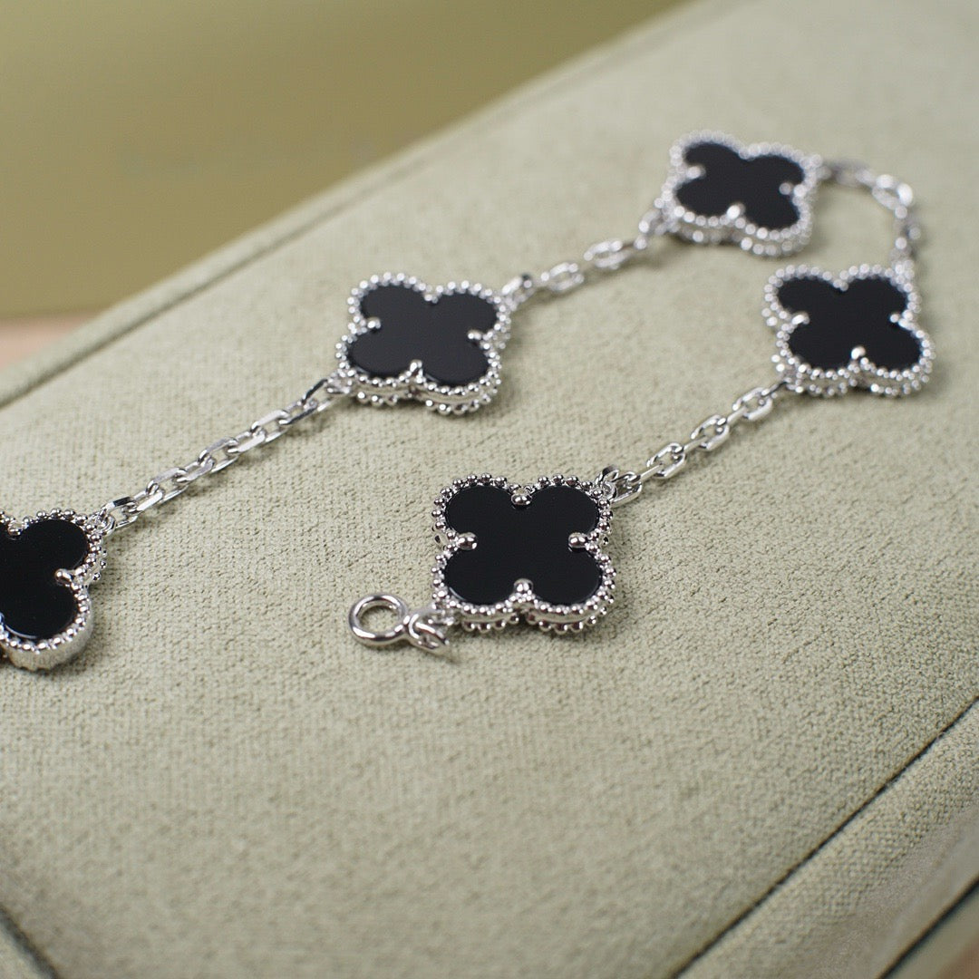 [Shinejoy] CLOVER 5 MOTIF ONYXS BRACELET COLLECTION
