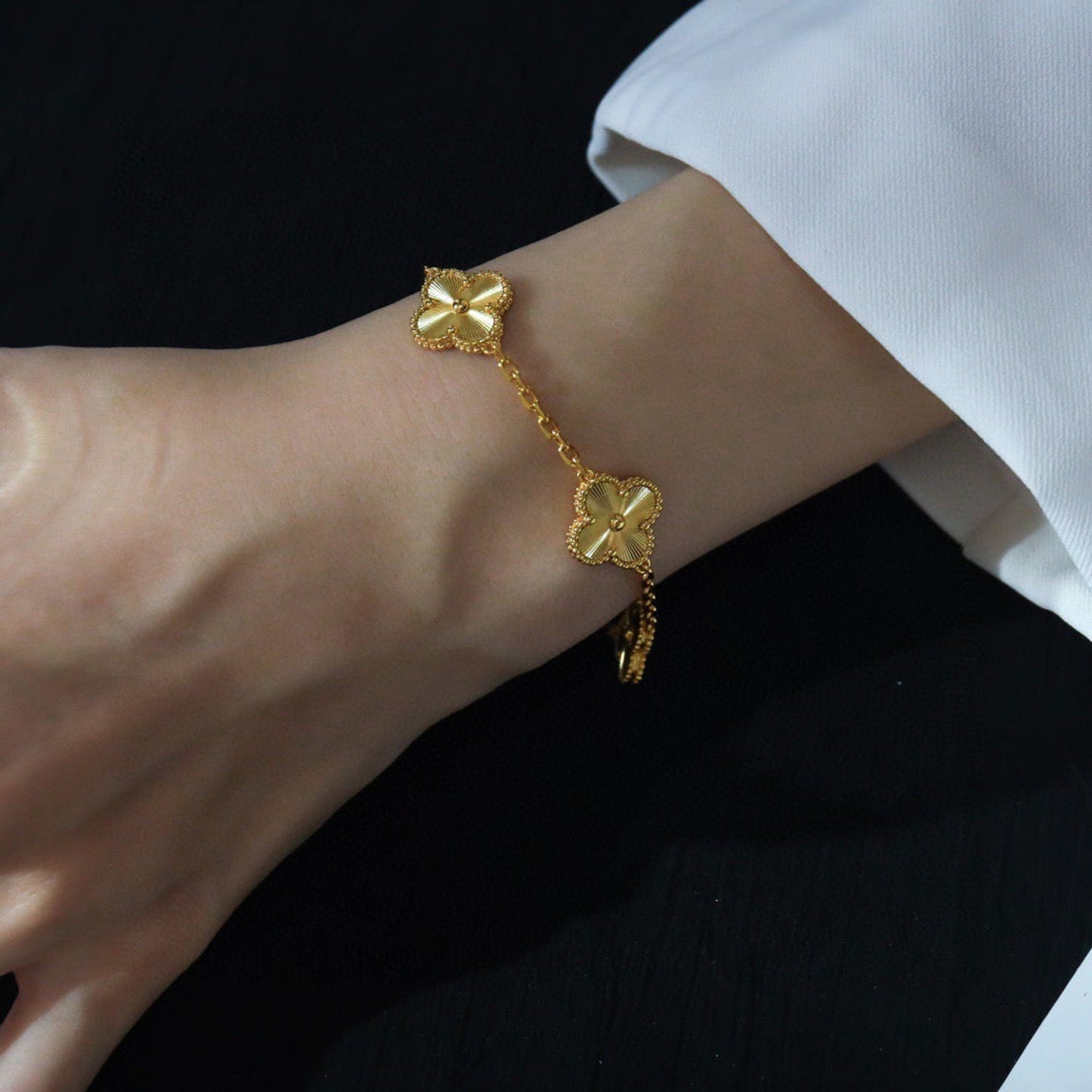 [Shinejoy] CLOVER 5 MOTIF LASER BRACELET COLLECTION