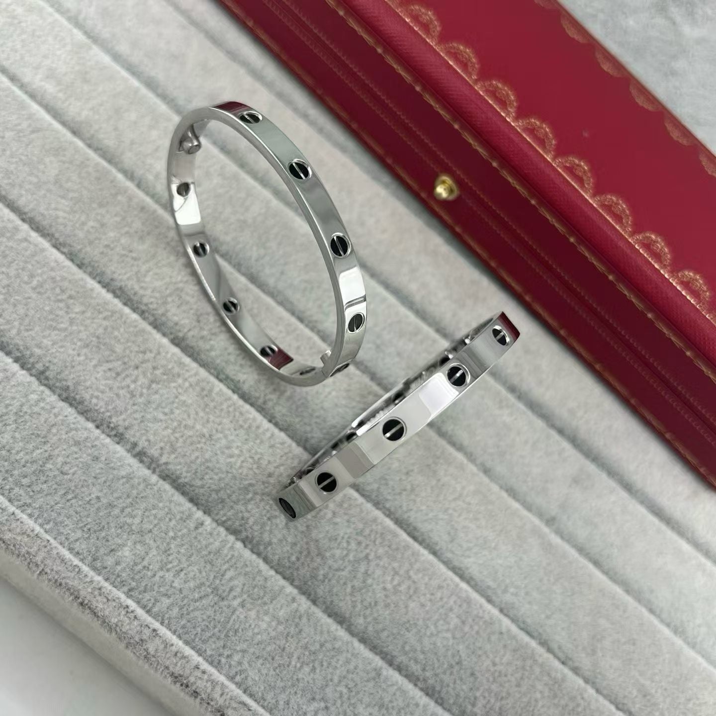 [Shinejoy]LOVE BLACK NAILS BRACELET