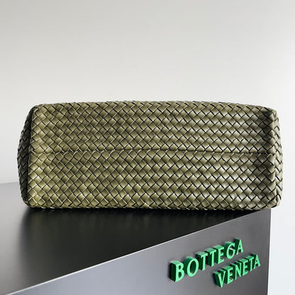 BOTTEGA VENETA GRAND SAC CABAT 25S 51 EN CUIR DE VEAU VERT ARMÉE ET ACCESSOIRES DORÉS