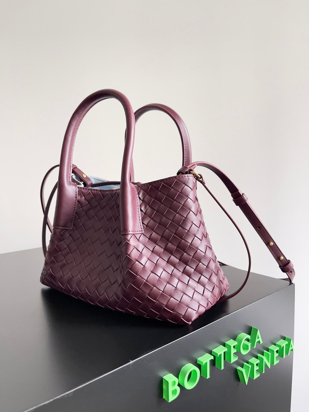 SAC CABAS RÉVERSIBLE PETITE PINACOTECA 24 EN PEAU D'AGNEAU MADDER BROWN ET DAIM BLEU CLAIR