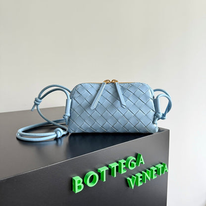 POCHETTE CONCERT 18,5 EN AGNEAU BLEU CLAIR