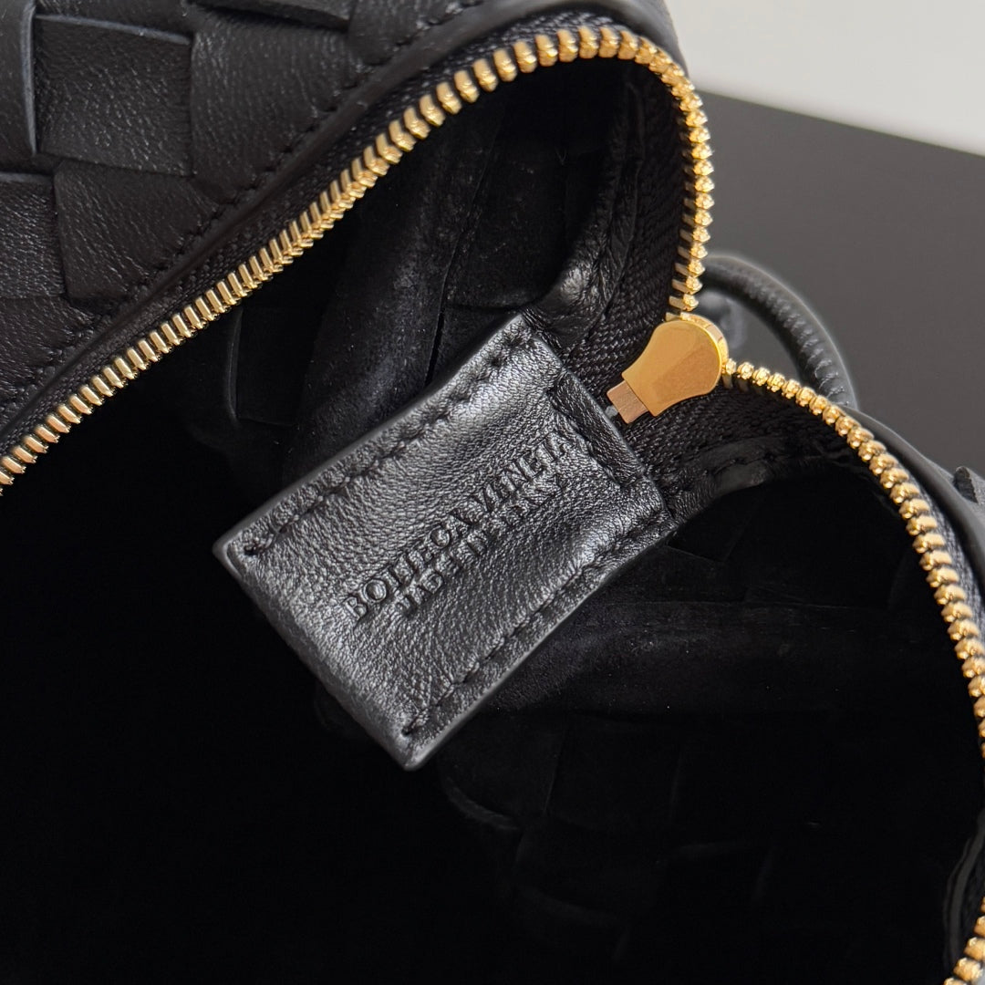 SAC CAMÉRA MINI LOOP EN PEAU DE VEAU NOIRE 22
