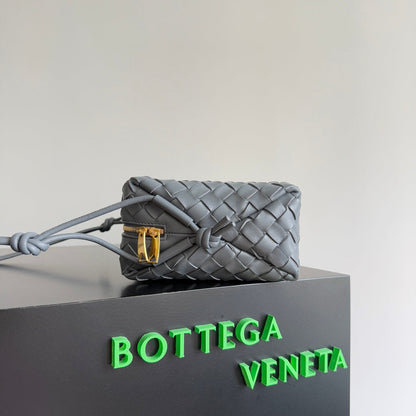 MINI SAC CAMÉRA LOOP 22 EN CUIR DE VEAU GRIS