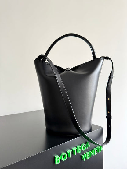 BOTTEGA VENETA 25S MEDIUM LIBERTA 30 EN CUIR DE VEAU NOIR QUINCAILLERIE DORÉE