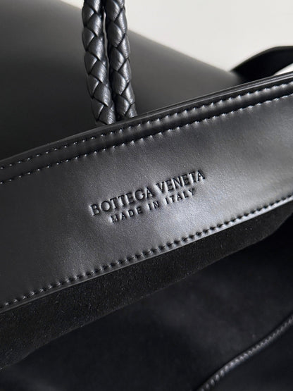 BOTTEGA VENETA 25S MEDIUM LIBERTA 22 EN CUIR DE VEAU NOIR QUINCAILLERIE DORÉE