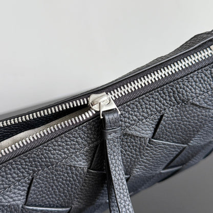 BOTTEGA VENETA 25S DIAGO 25 EN CUIR DE VEAU GRIS OLIVE FONCÉ FINITIONS ARGENTÉES