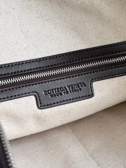 BOTTEGA VENETA 25S ANDIAMO GRAND INTRECCIATO 39 EN CUIR DE VEAU MARRON FONCÉ
