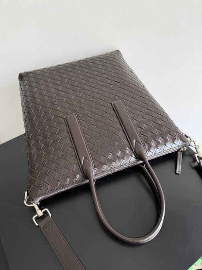 BOTTEGA VENETA 25S ANDIAMO GRAND INTRECCIATO 39 EN CUIR DE VEAU MARRON FONCÉ