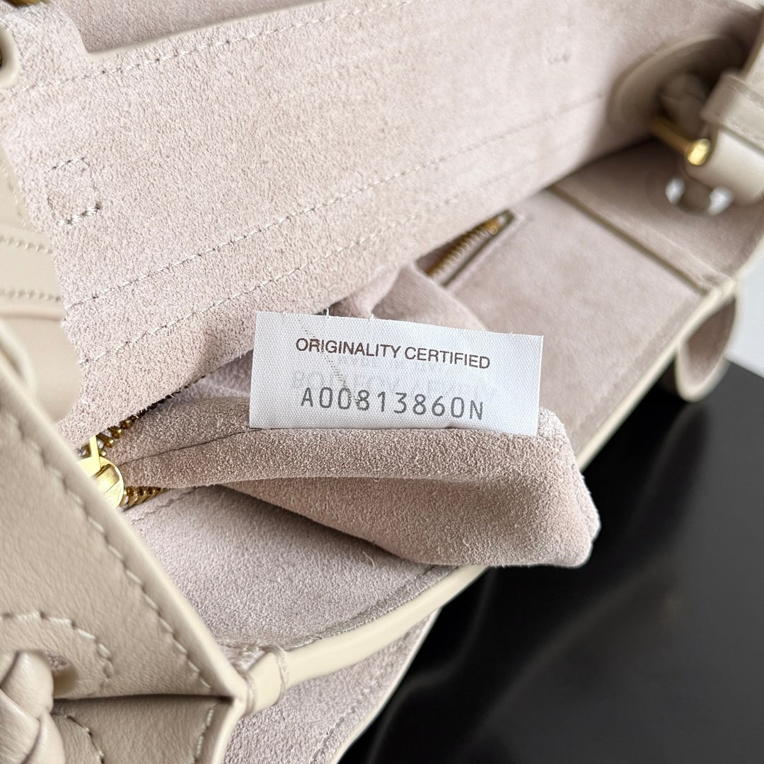 BOTTEGA VENETA 25S SAC CIAO CIAO MEDIUM 26 EN VEAU COULEUR BEIGE CHAUD CLAIR