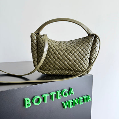 BOTTEGA VENETA SAC COBBLE 25S EN CUIR DE VEAU VERT ARMÉE 23