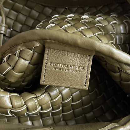 BOTTEGA VENETA SAC COBBLE 25S EN CUIR DE VEAU VERT ARMÉE 23