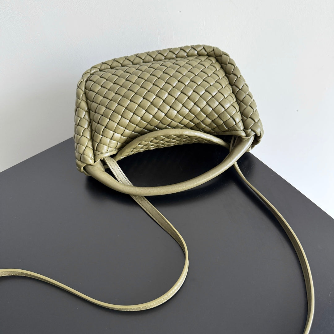 BOTTEGA VENETA SAC COBBLE 25S EN CUIR DE VEAU VERT ARMÉE 23