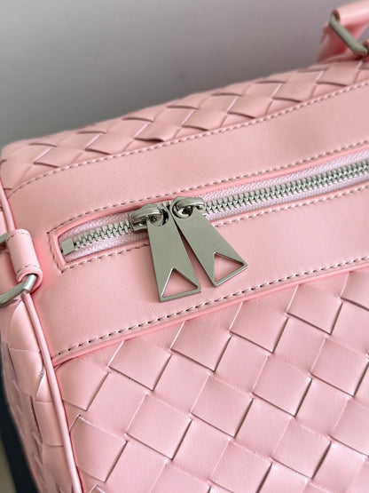BOTTEGA VENETA 25S INTRECCIATO CABIN DUFFLE 55 EN CUIR DE VEAU ROSE PÂLE