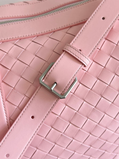 BOTTEGA VENETA 25S INTRECCIATO CABIN DUFFLE 55 EN CUIR DE VEAU ROSE PÂLE