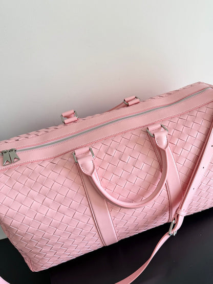 BOTTEGA VENETA 25S INTRECCIATO CABIN DUFFLE 55 EN CUIR DE VEAU ROSE PÂLE