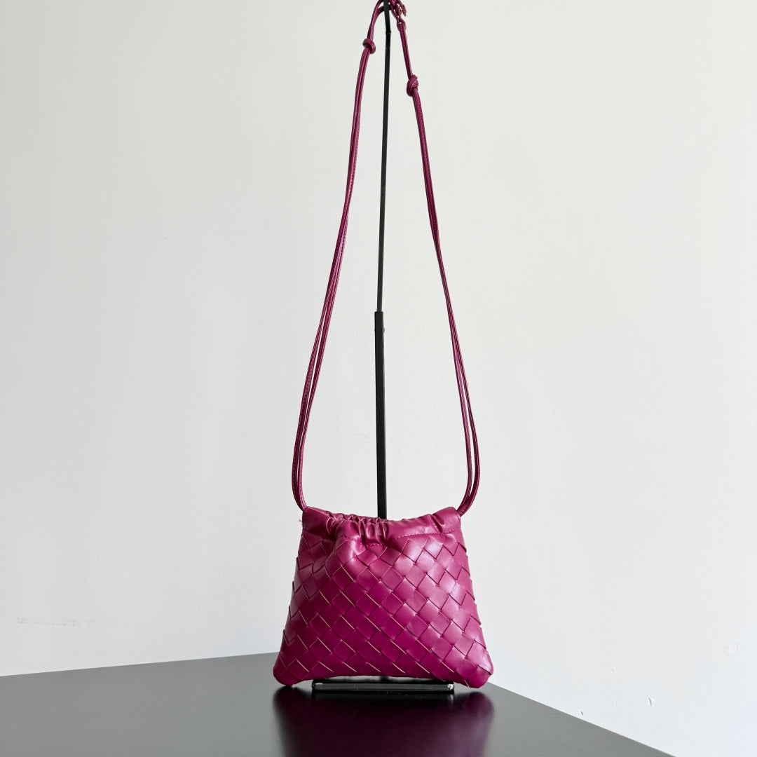 BOTTEGA VENETA 25S PETIT DUSTBAG 21 EN AGNEAU ROSE FONCÉ