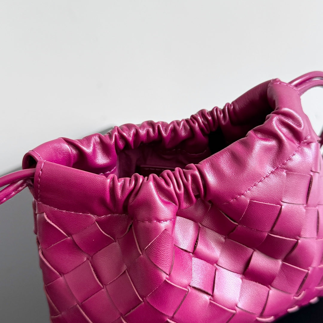 BOTTEGA VENETA 25S PETIT DUSTBAG 21 EN AGNEAU ROSE FONCÉ