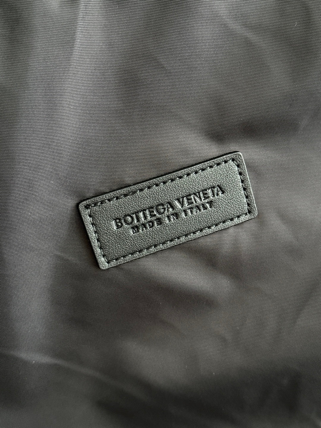 BOTTEGA VENETA VALISE CABINE 25S ODYSSEY EN CUIR DE VEAU OLIVE À MOTIF INTRECCIATO 3D