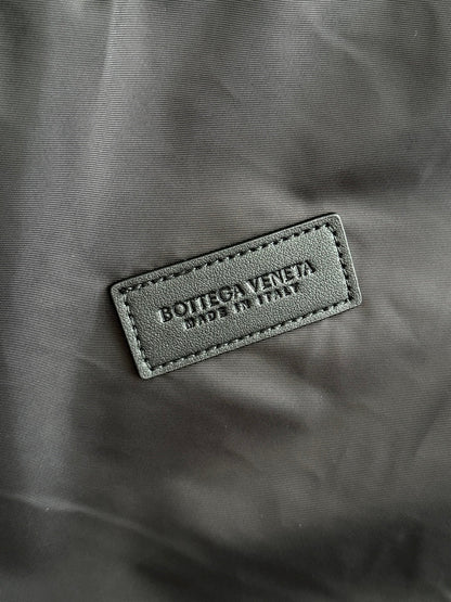 BOTTEGA VENETA VALISE CABINE 25S ODYSSEY EN CUIR DE VEAU OLIVE À MOTIF INTRECCIATO 3D