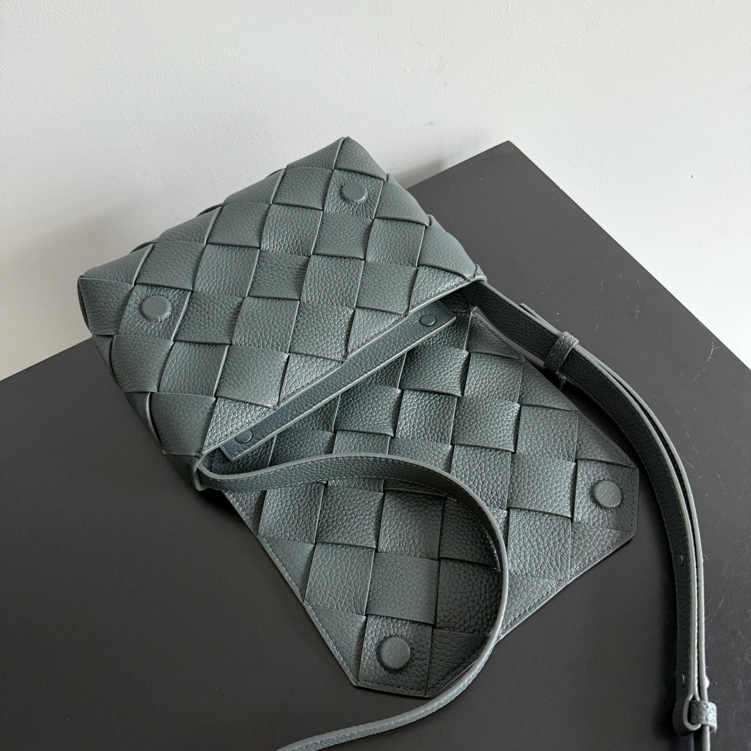 BOTTEGA VENETA 25S DIAGO 22 EN CUIR DE VEAU GRIS ACIER QUINCAILLERIE ARGENTÉE
