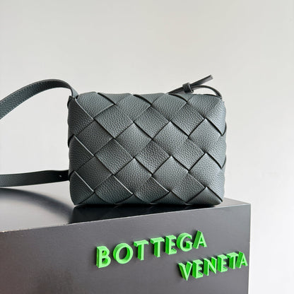 BOTTEGA VENETA 25S DIAGO 22 EN CUIR DE VEAU GRIS ACIER QUINCAILLERIE ARGENTÉE