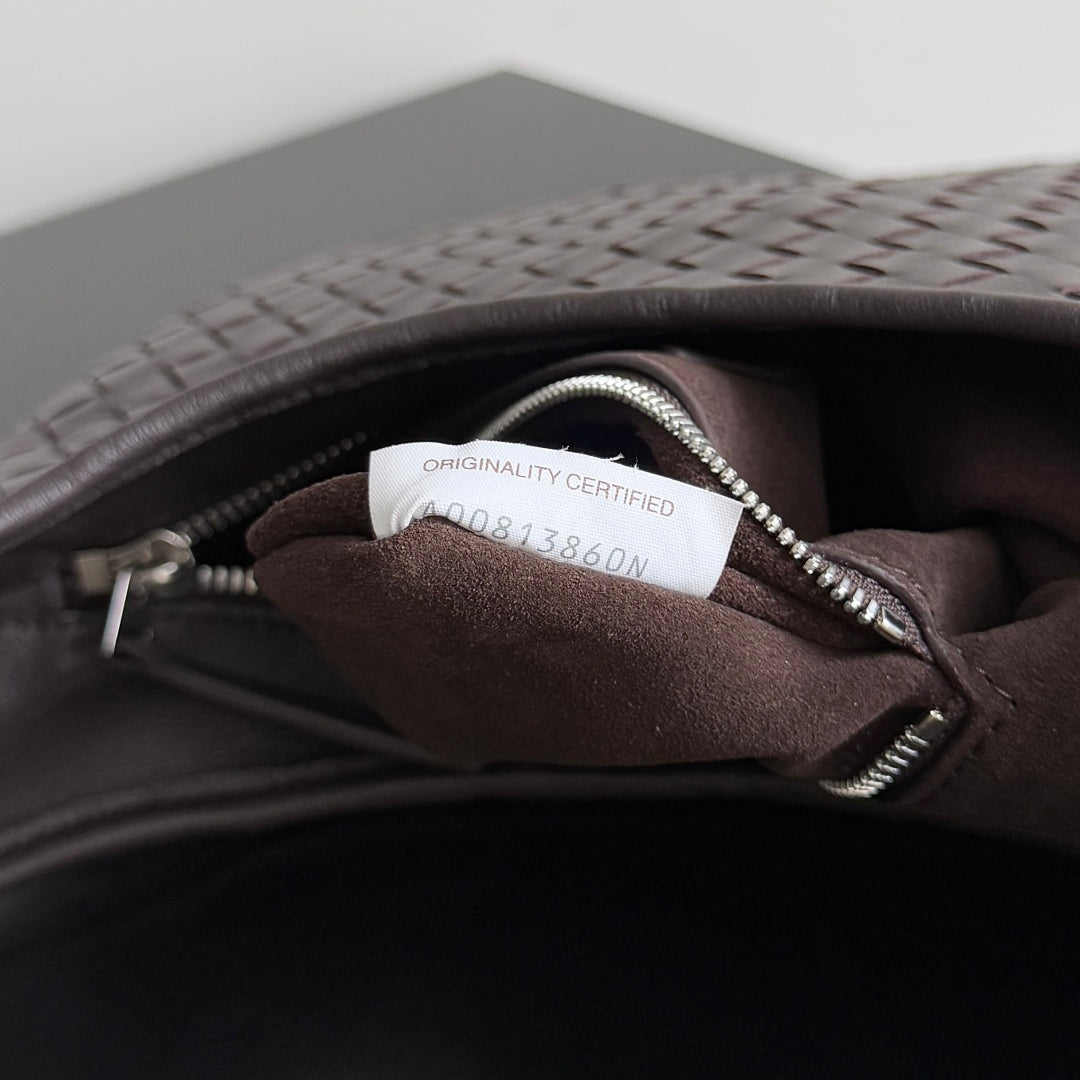SAC VENETO BOTTEGA VENETA 25S 27 EN CUIR DE VEAU MARRON FONCÉ AVEC QUINCAILLERIE ARGENTÉE