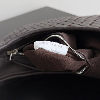 SAC VENETO BOTTEGA VENETA 25S 27 EN CUIR DE VEAU MARRON FONCÉ AVEC QUINCAILLERIE ARGENTÉE