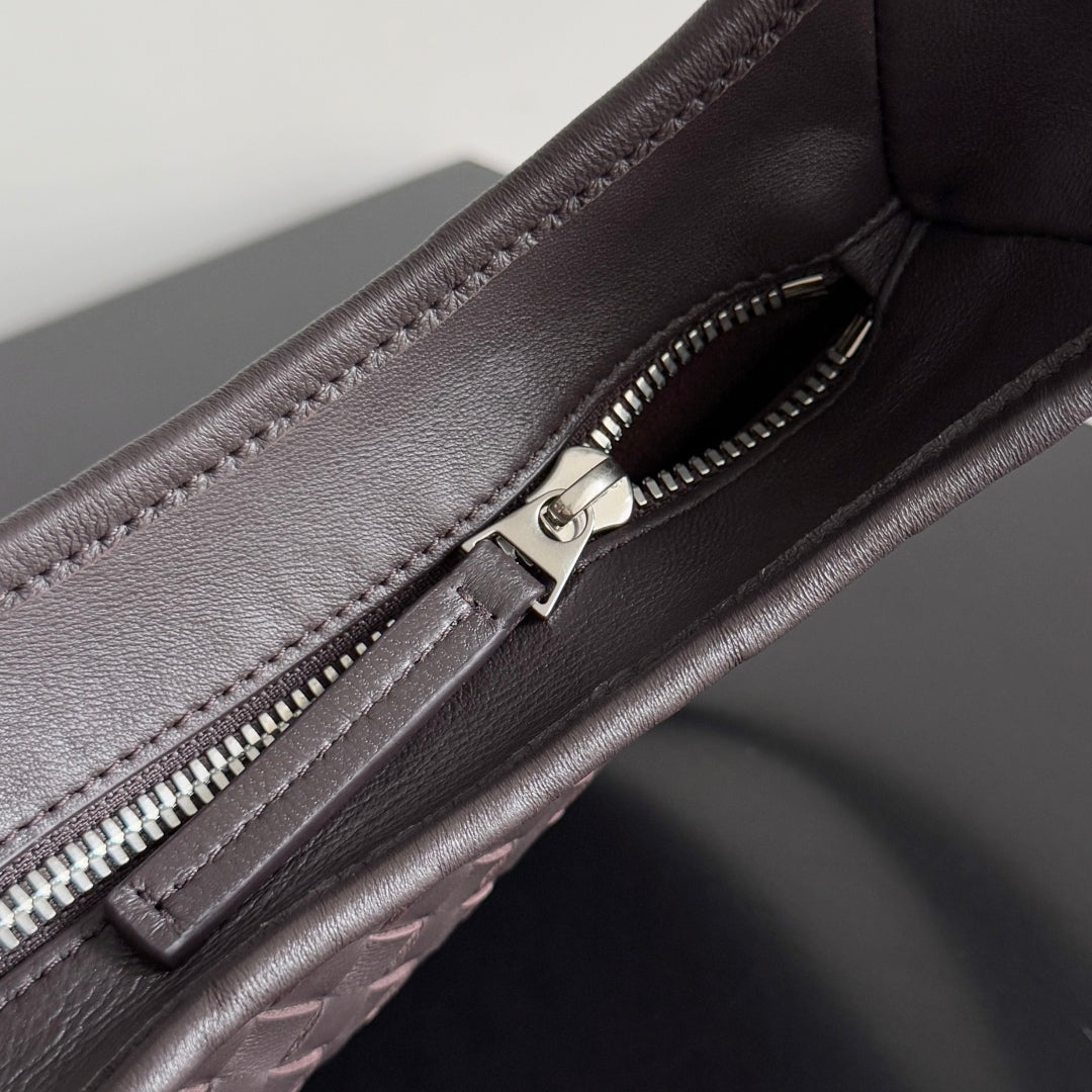 SAC VENETO BOTTEGA VENETA 25S 27 EN CUIR DE VEAU MARRON FONCÉ AVEC QUINCAILLERIE ARGENTÉE
