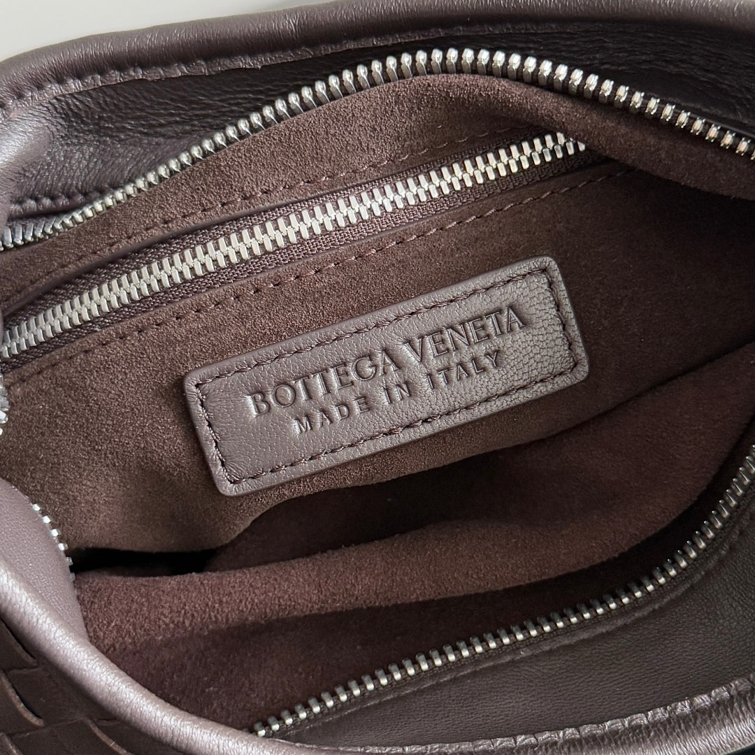 SAC VENETO BOTTEGA VENETA 25S 27 EN CUIR DE VEAU MARRON FONCÉ AVEC QUINCAILLERIE ARGENTÉE