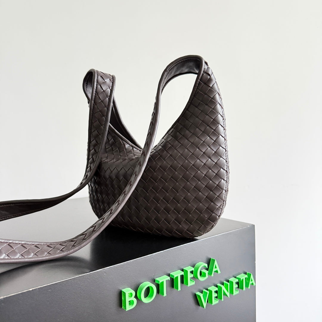 SAC VENETO BOTTEGA VENETA 25S 27 EN CUIR DE VEAU MARRON FONCÉ AVEC QUINCAILLERIE ARGENTÉE