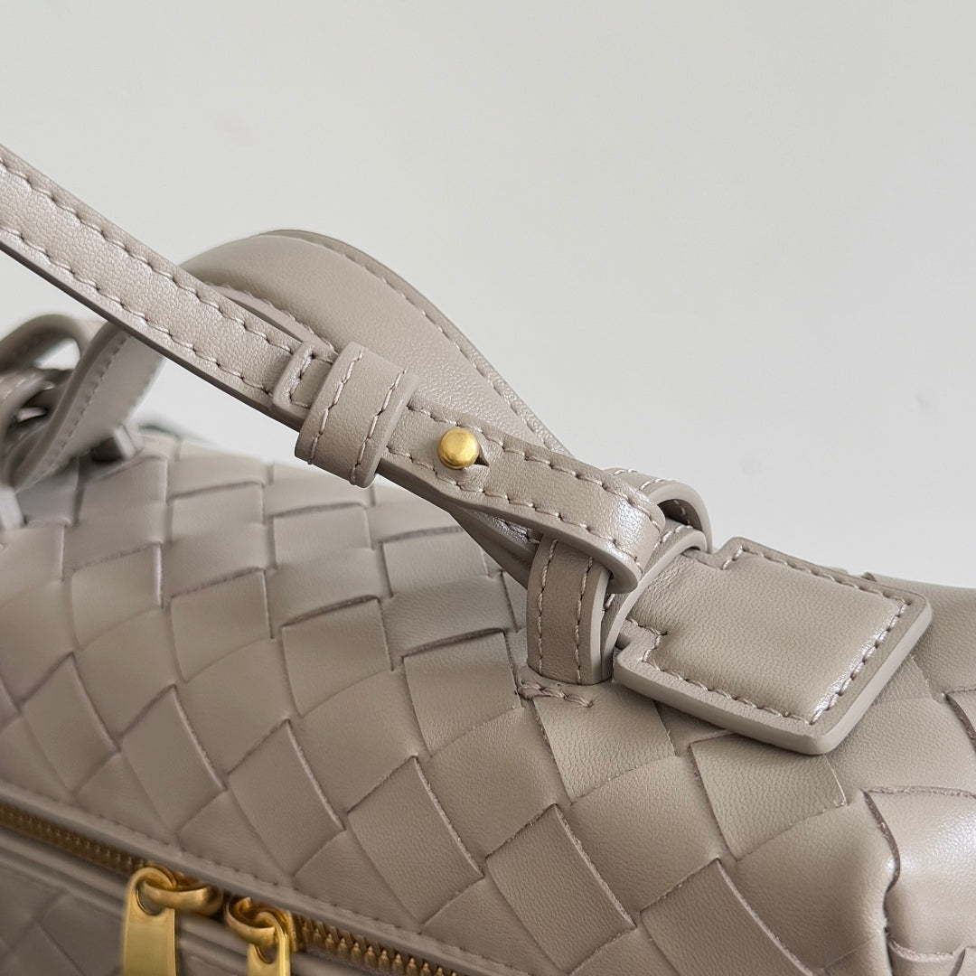 BOTTEGA VENETA 25S BANG BANG 22 EN CUIR DE VEAU INTRECCIATO GRIS CHAUD MÉTAL DORÉ