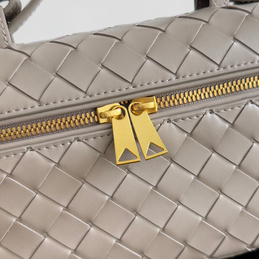 BOTTEGA VENETA 25S BANG BANG 22 EN CUIR DE VEAU INTRECCIATO GRIS CHAUD MÉTAL DORÉ