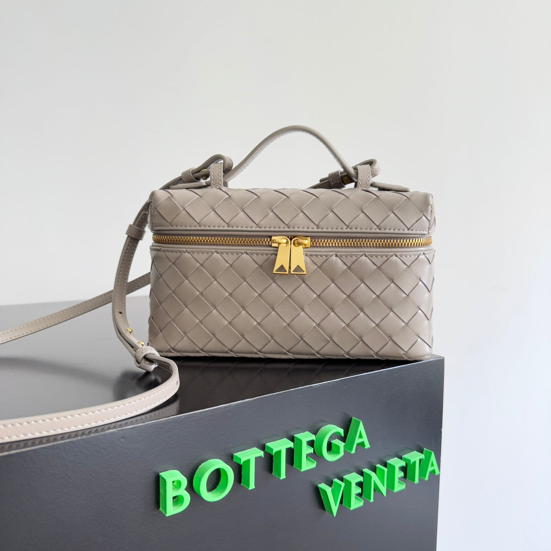 BOTTEGA VENETA 25S BANG BANG 22 EN CUIR DE VEAU INTRECCIATO GRIS CHAUD MÉTAL DORÉ